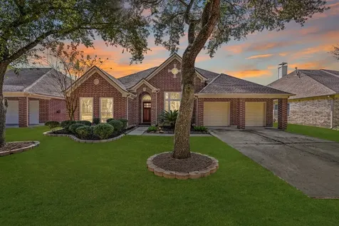 3118 Red Maple Drive Friendswood TX 77546