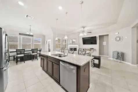 227 Forest Park Drive West Columbia TX 77486