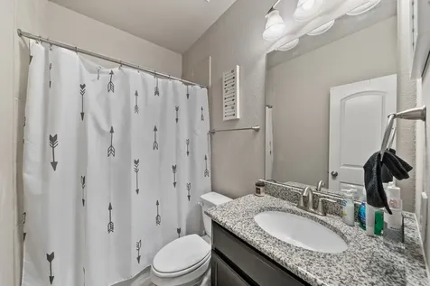 227 Forest Park Drive West Columbia TX 77486