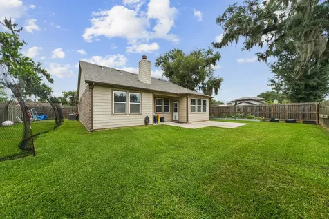 227 Forest Park Drive West Columbia TX 77486