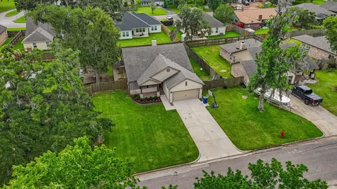 227 Forest Park Drive West Columbia TX 77486