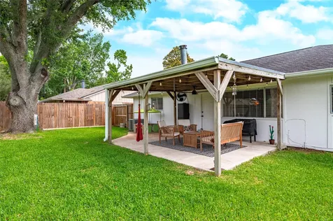 16710 Nina Drive Friendswood TX 77546