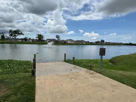 117 Water Grass Trail Clute TX 77531