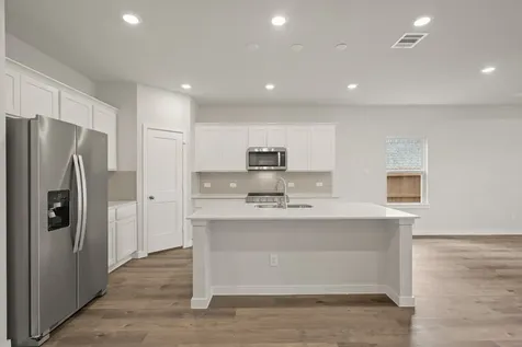 117 Water Grass Trail Clute TX 77531