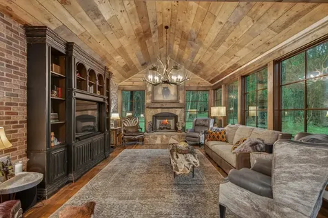 1881 NE Clayton Street Dayton TX 77535