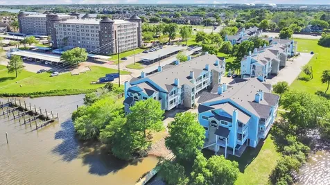 18617 Egret Bay Boulevard 1119 Webster TX 77058