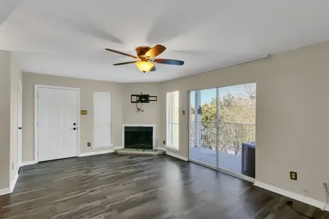 18617 Egret Bay Boulevard 1119 Webster TX 77058