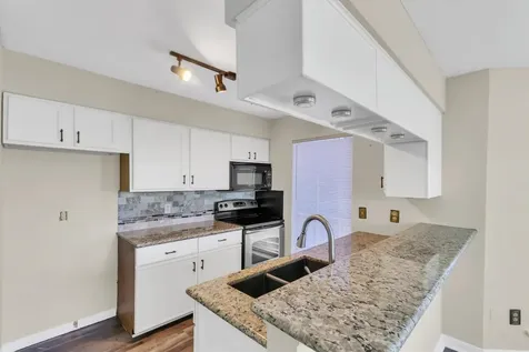 18617 Egret Bay Boulevard 1119 Webster TX 77058