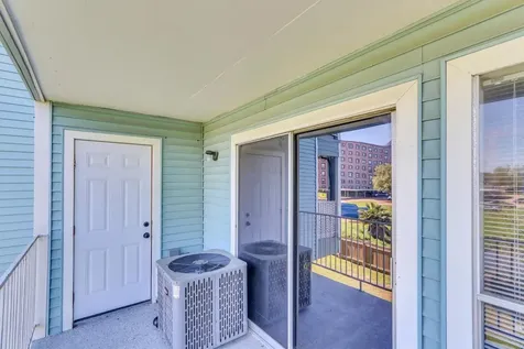 18617 Egret Bay Boulevard 1119 Webster TX 77058