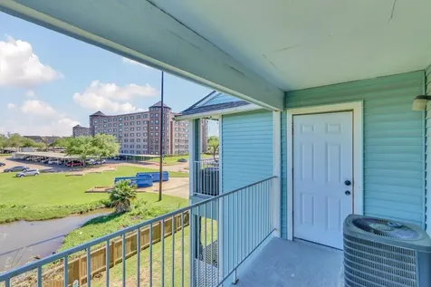 18617 Egret Bay Boulevard 1119 Webster TX 77058