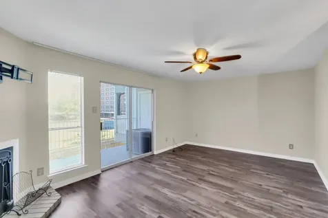 18617 Egret Bay Boulevard 1119 Webster TX 77058