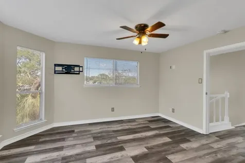 18617 Egret Bay Boulevard 1119 Webster TX 77058