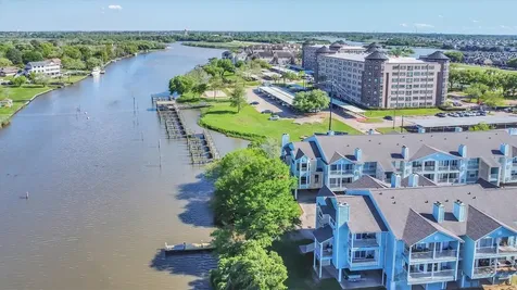 18617 Egret Bay Boulevard 1119 Webster TX 77058
