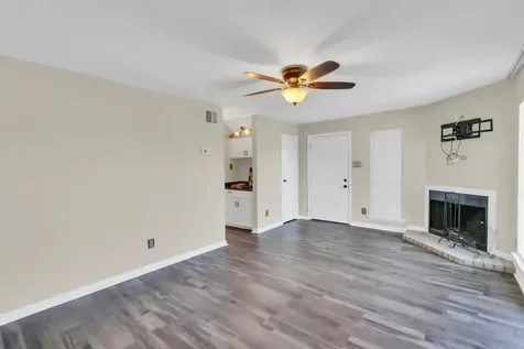 18617 Egret Bay Boulevard 1119 Webster TX 77058