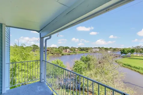 18617 Egret Bay Boulevard 1119 Webster TX 77058