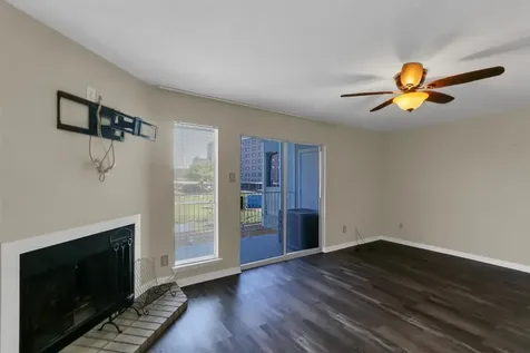 18617 Egret Bay Boulevard 1119 Webster TX 77058