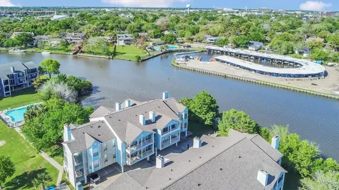 18617 Egret Bay Boulevard 1119 Webster TX 77058
