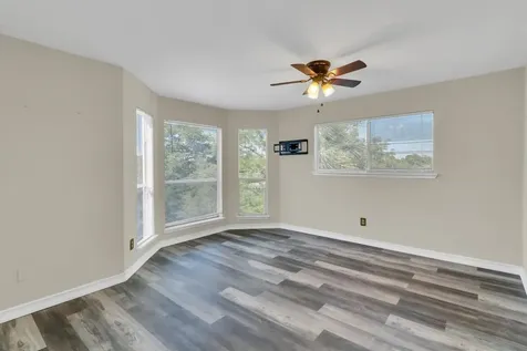 18617 Egret Bay Boulevard 1119 Webster TX 77058