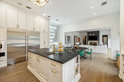 2520 Del Monte Drive Houston TX 77019