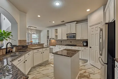 18 Wyckham Circle The Woodlands TX 77382