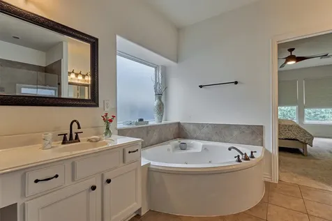 18 Wyckham Circle The Woodlands TX 77382