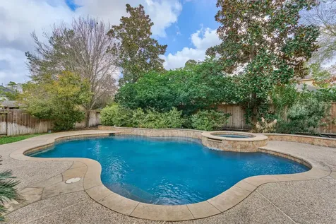 18 Wyckham Circle The Woodlands TX 77382