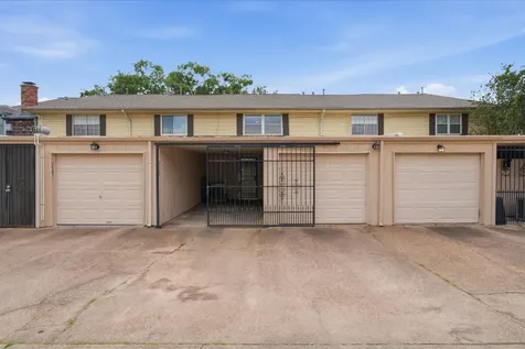 2505 Briar Ridge Drive 50 Houston TX 77057