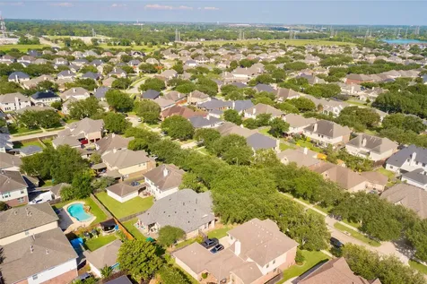 913 Elm Pointe Lane League City TX 77573