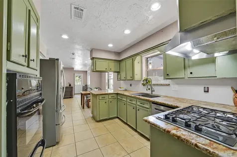 15607 Artoys Drive Tomball TX 77377
