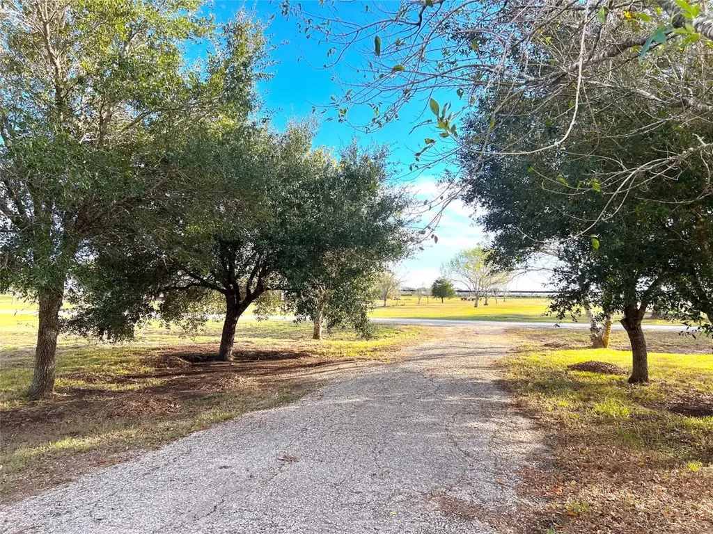 204 Meadowview Drive El Campo TX 77437