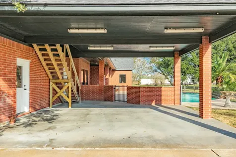 310 County Road 47 Angleton TX 77515