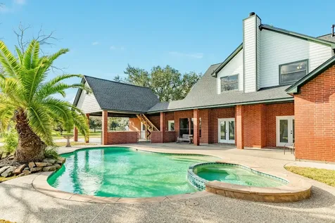 310 County Road 47 Angleton TX 77515