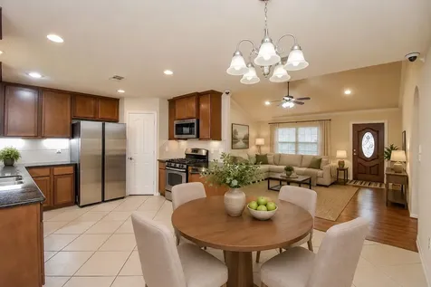 231 S Lantana Circle Sealy TX 77474