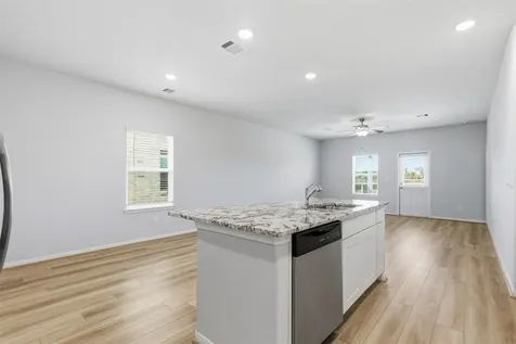 88 Ashe Juniper Way Magnolia TX 77354