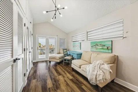 1330 Coral Way Tiki Island TX 77554