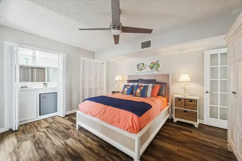 1330 Coral Way Tiki Island TX 77554