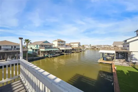1330 Coral Way Tiki Island TX 77554