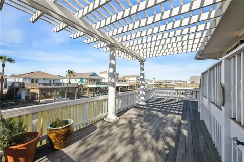 1330 Coral Way Tiki Island TX 77554