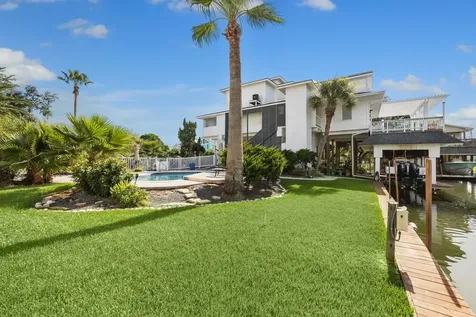 1330 Coral Way Tiki Island TX 77554