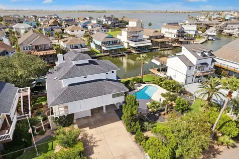 1330 Coral Way Tiki Island TX 77554
