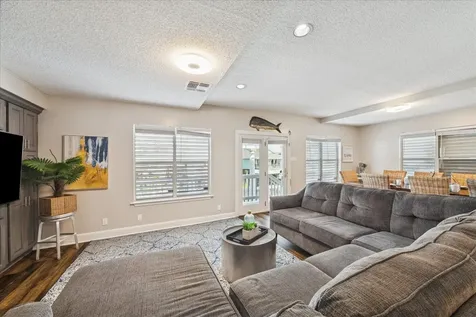1330 Coral Way Tiki Island TX 77554