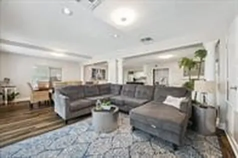 1330 Coral Way Tiki Island TX 77554