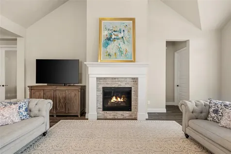 10211 Cove Court Iowa Colony TX 77583