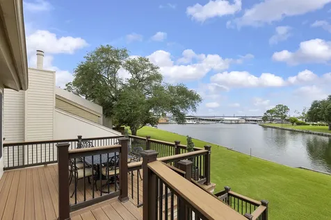 3930 Knollcrest Drive Montgomery TX 77356