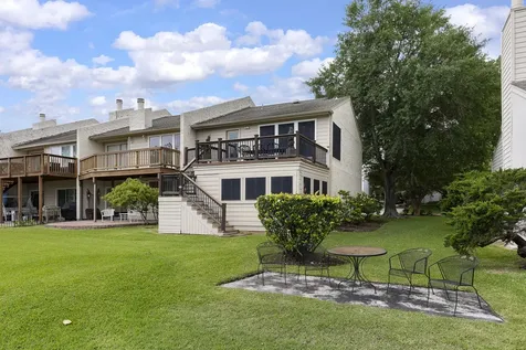 3930 Knollcrest Drive Montgomery TX 77356