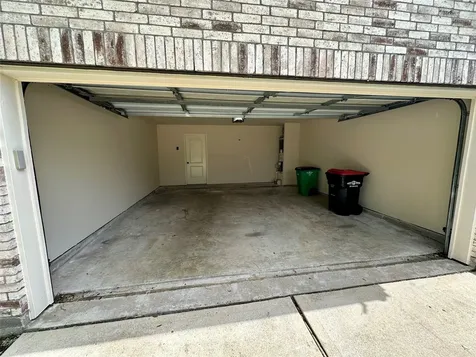 1039 N Teal Estates Circle Fresno TX 77545