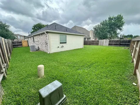 1039 N Teal Estates Circle Fresno TX 77545