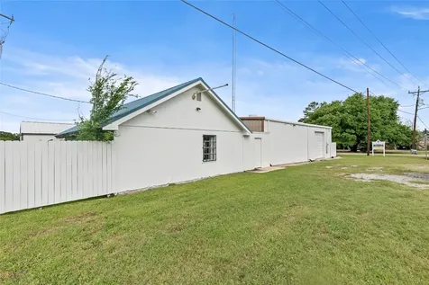 210 & 212 S Tammye Lane Madisonville TX 77864