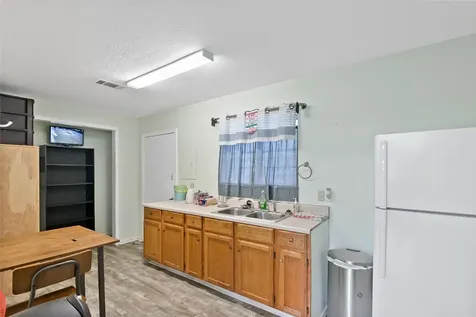 210 & 212 S Tammye Lane Madisonville TX 77864