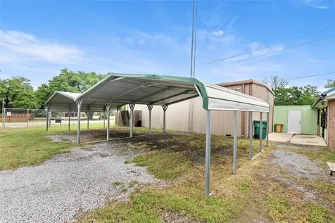 210 & 212 S Tammye Lane Madisonville TX 77864